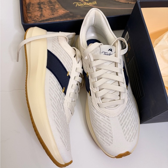 NWT - Tracksmith Eliot Runner 🔥👟 Size W6.5 or M5 - ivory/navy - Picture 6 of 16